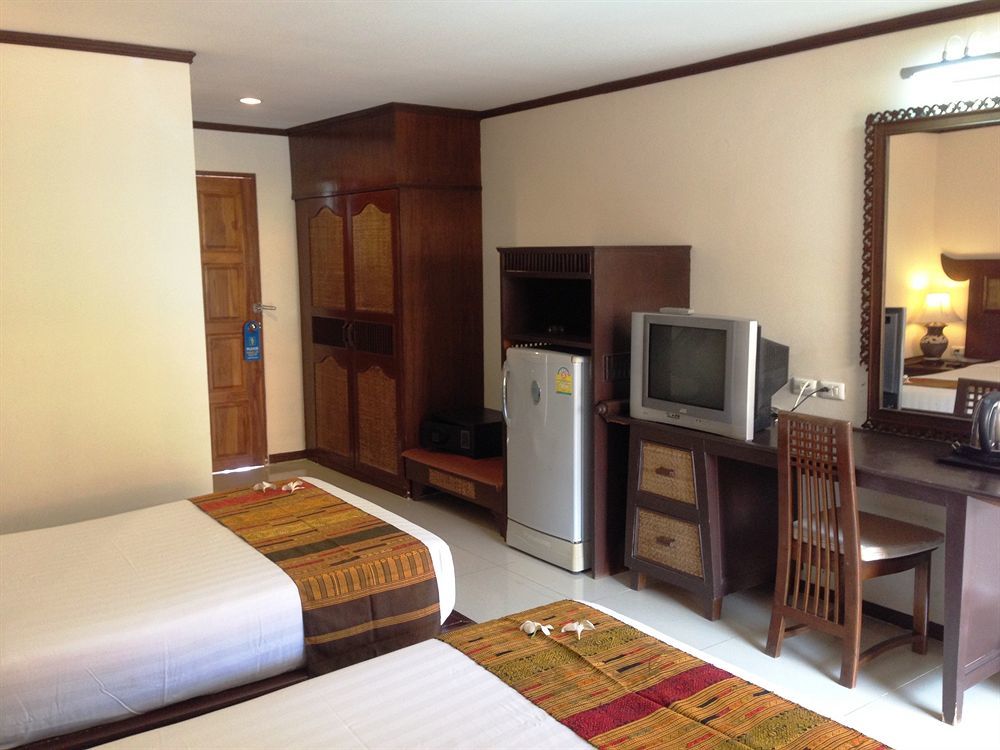 פאטאיה Phuphaya Resort מראה חיצוני תמונה